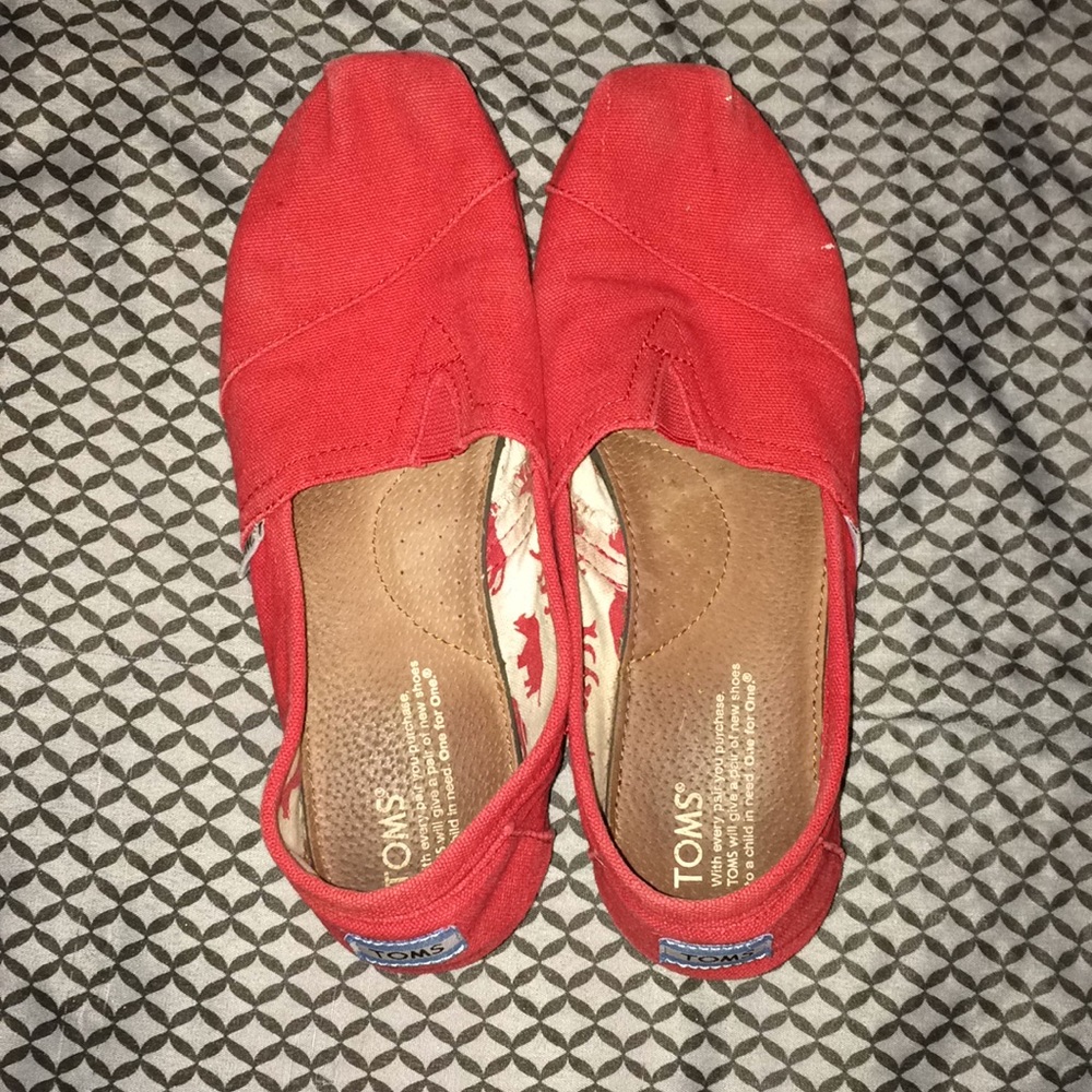 Toms